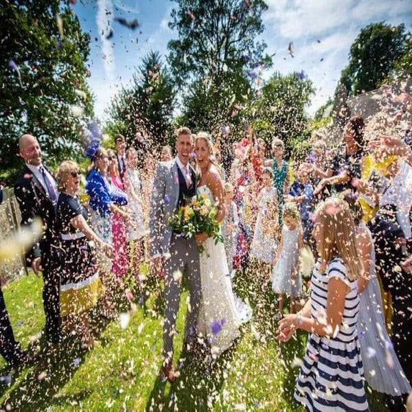 wow confetti shot this is how to get that magical one off picture